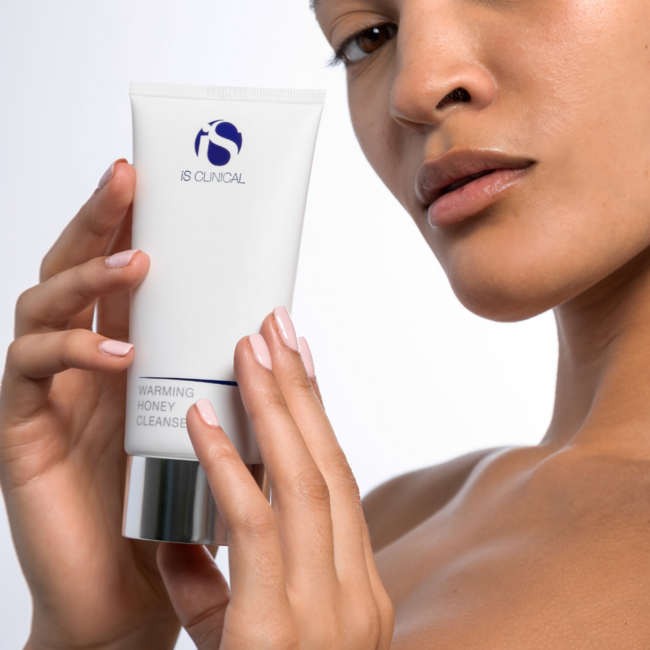 iS Clinical WARMING HONEY CLEANSER - 120ml