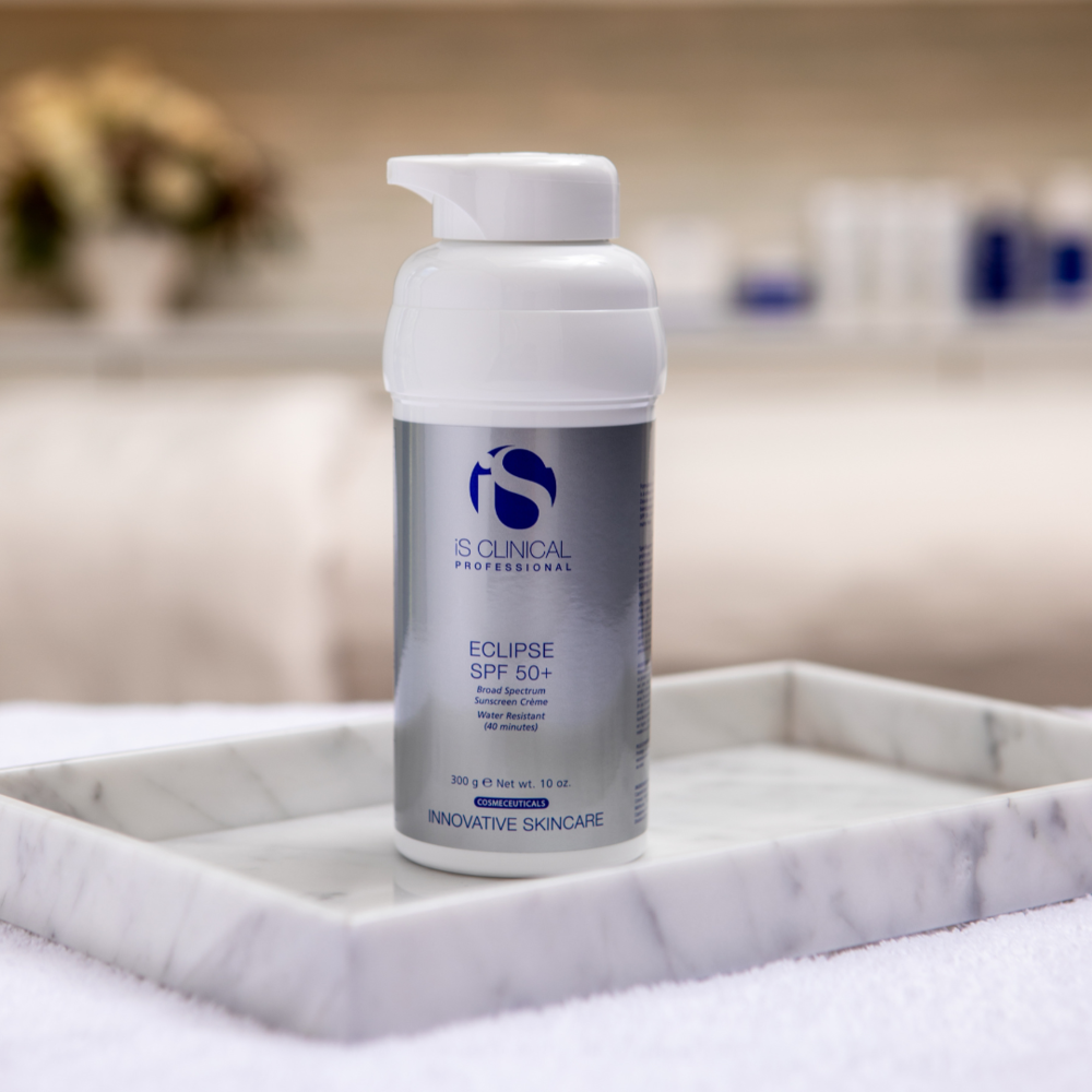 iS Clinical ECLIPSE SPF 50+ Transculent - 100g iS Clinical ECLIPSE SPF 50+ Transculent - 100g