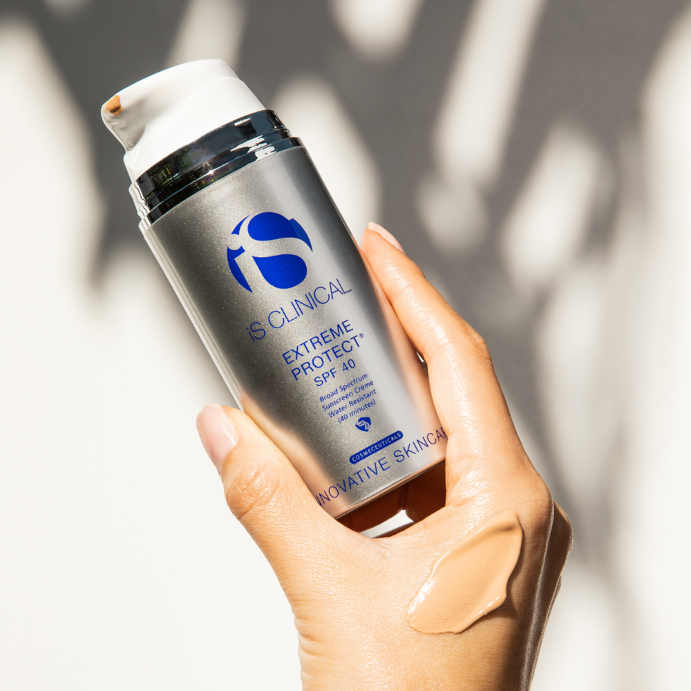 iS Clinical EXTREME PROTECT SPF 40 - PerfecTint Beige - 100g iS Clinical EXTREME PROTECT SPF 40 - PerfecTint Beige - 100g