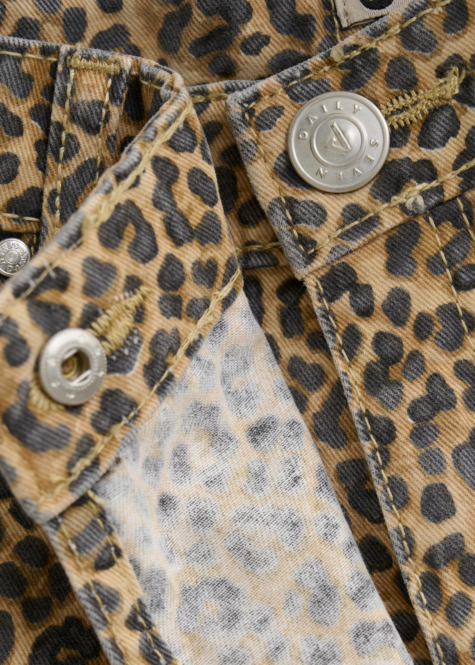 Daily 7 Twill Skort Animal | Sand