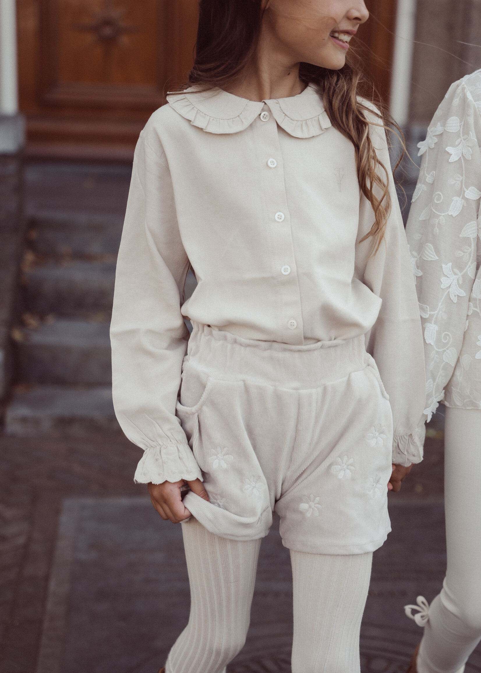 Two You Label Flower short | Oat