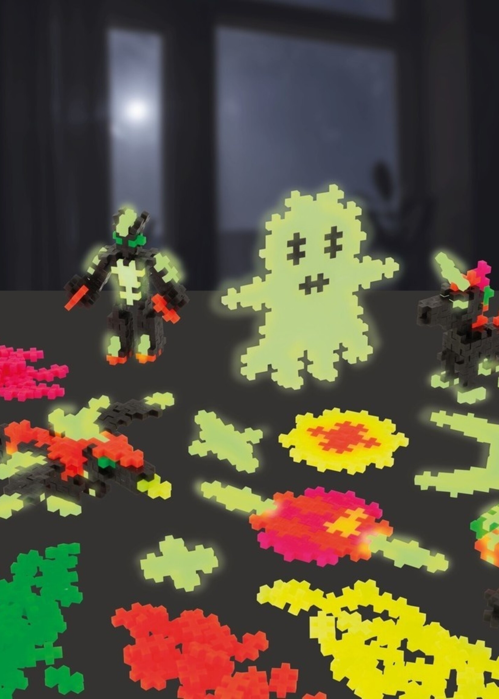 Plus-Plus Learn to Build M | Glow