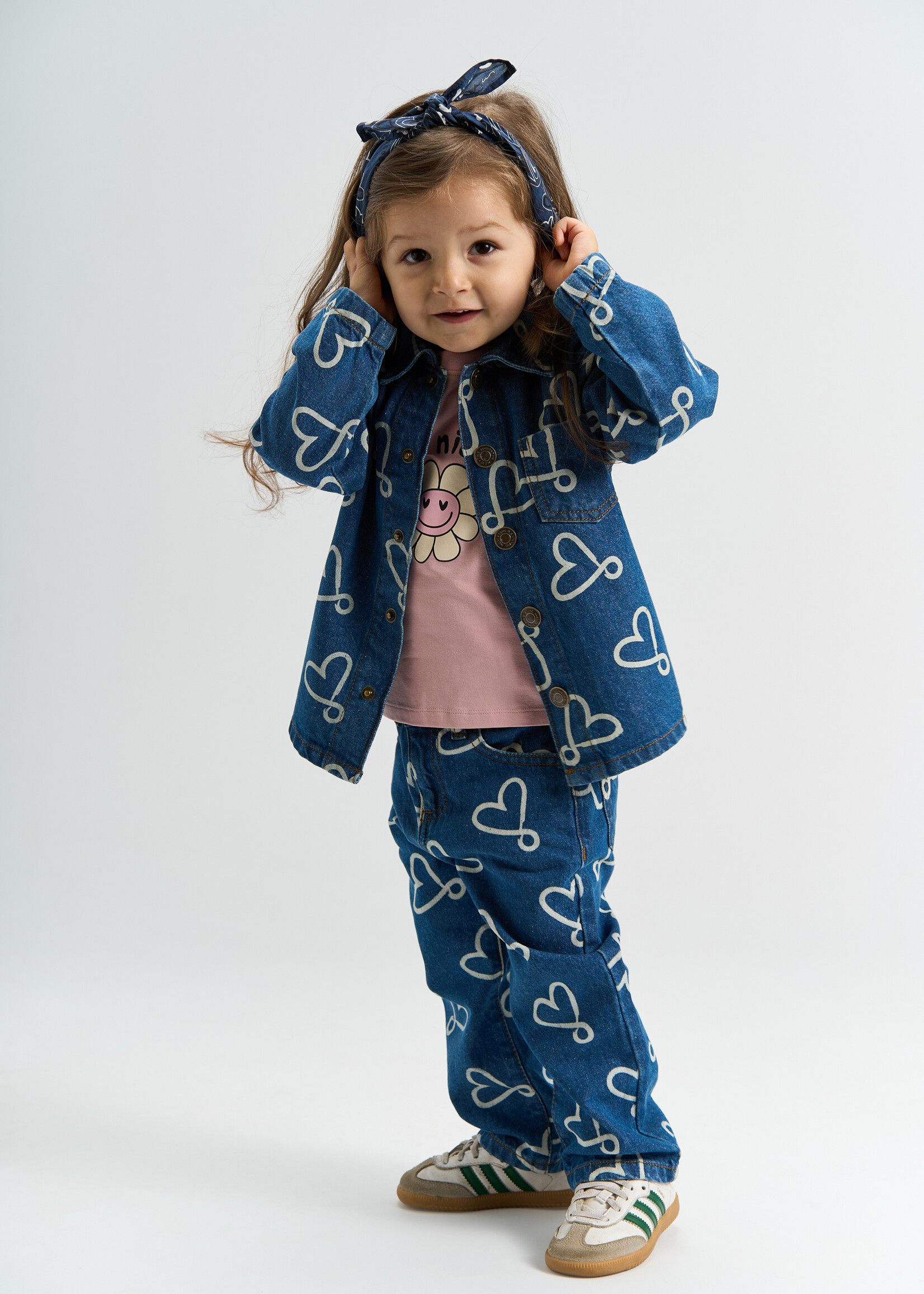 The New Siblings Shea regular fit jeans medium blue AOP