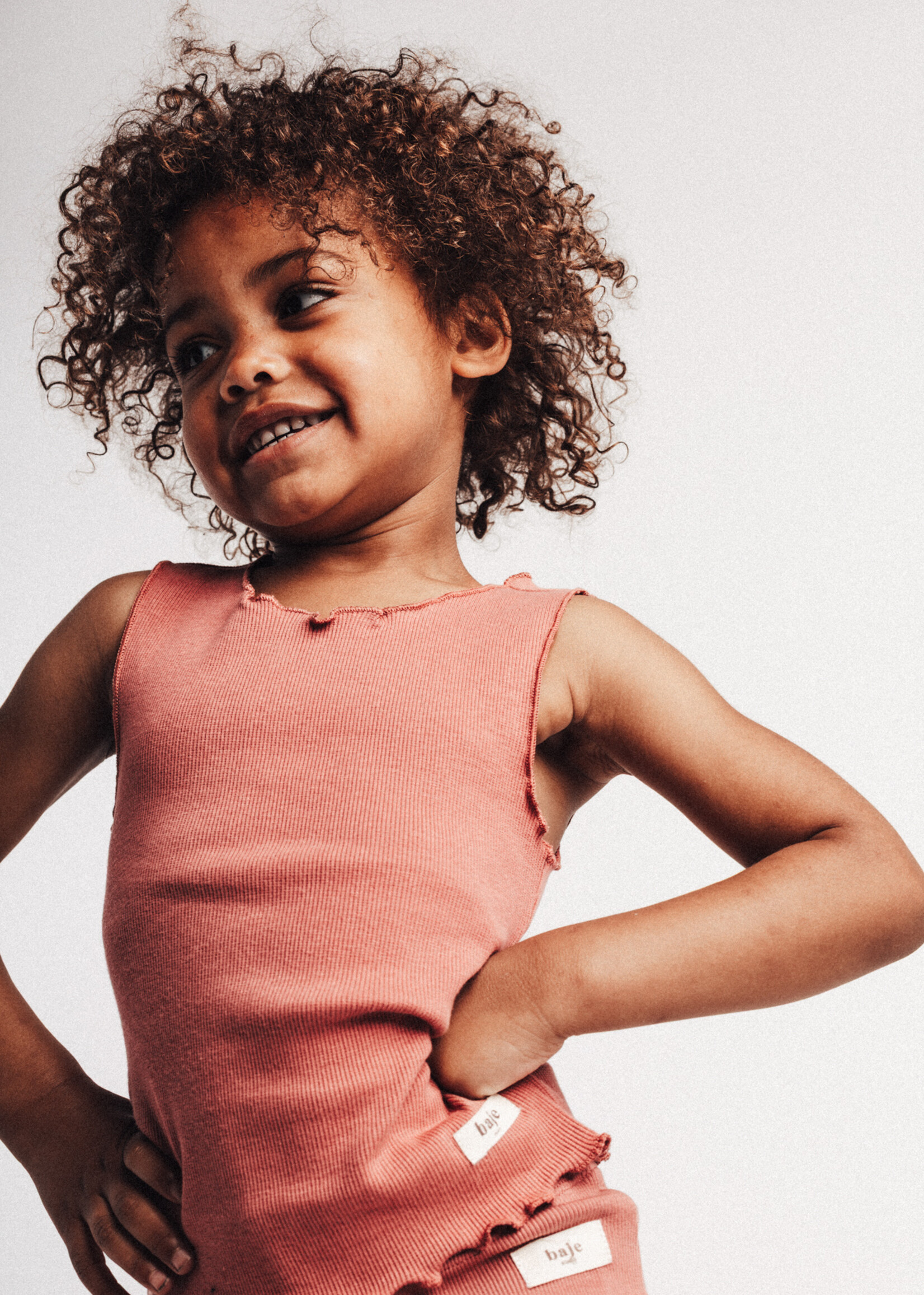 Baje Studio Jutia Red Mahagony