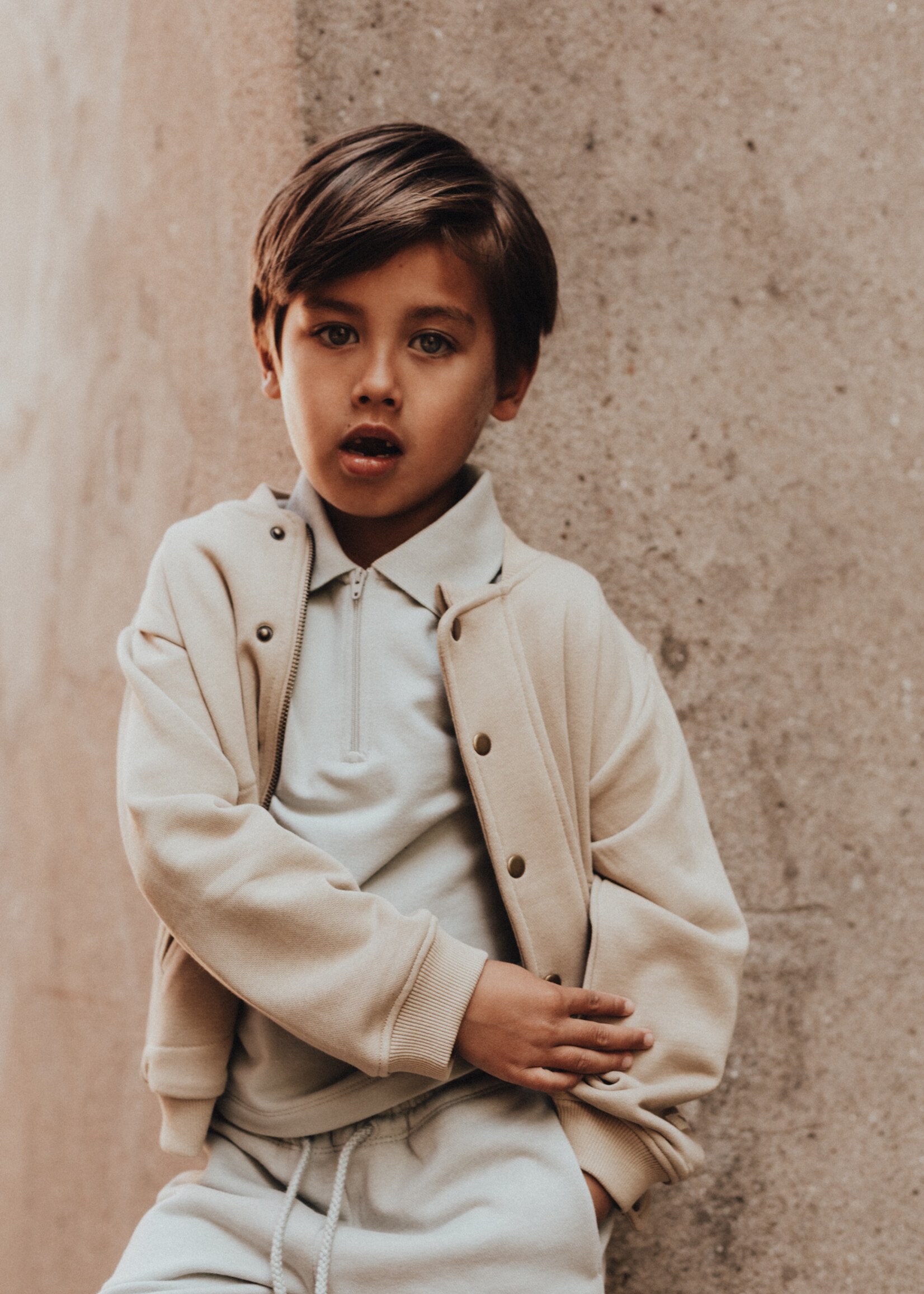 Baje Studio Jaen Taupe cafe