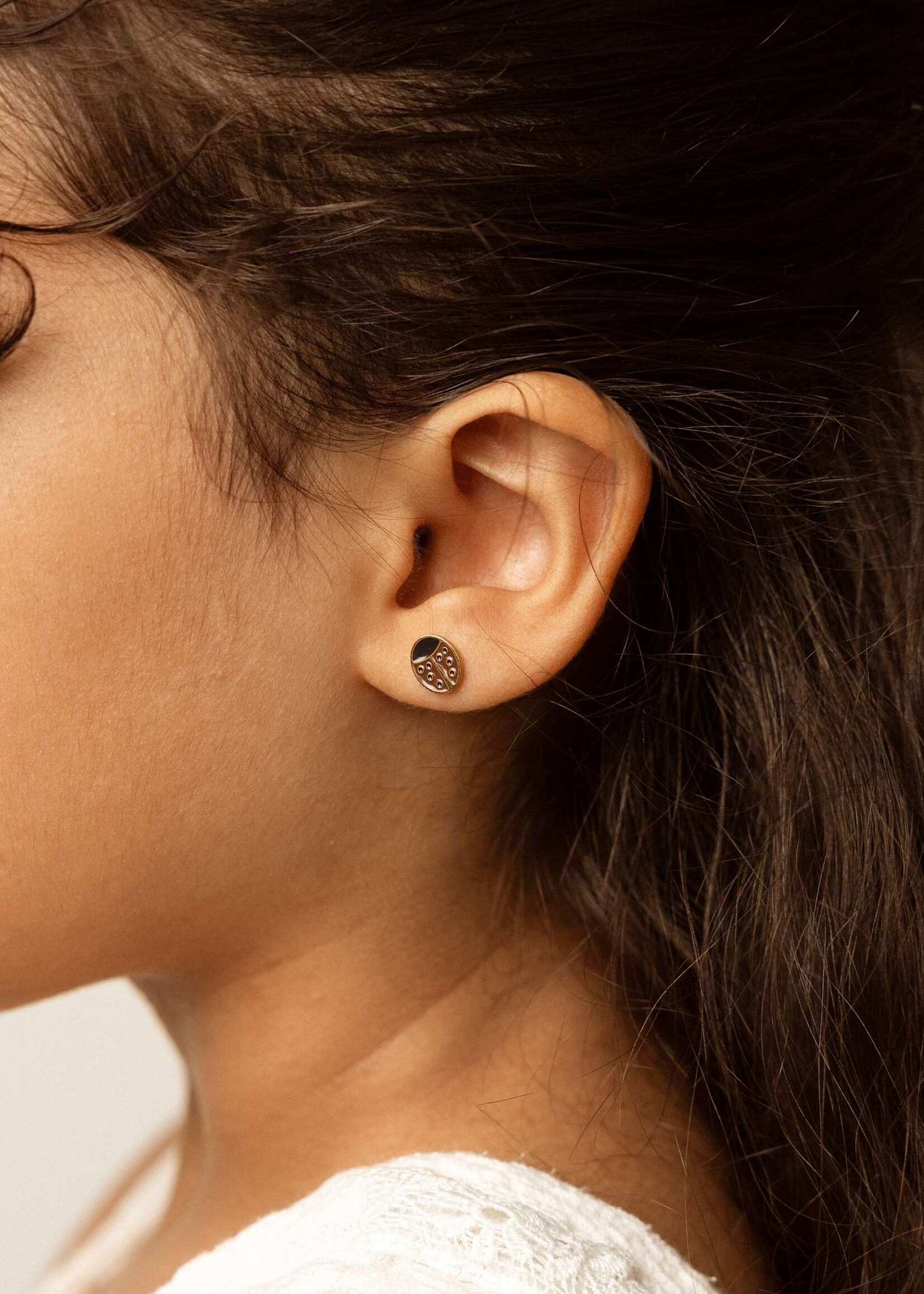 Mrs Ertha Studs Earrings Minimal Lady