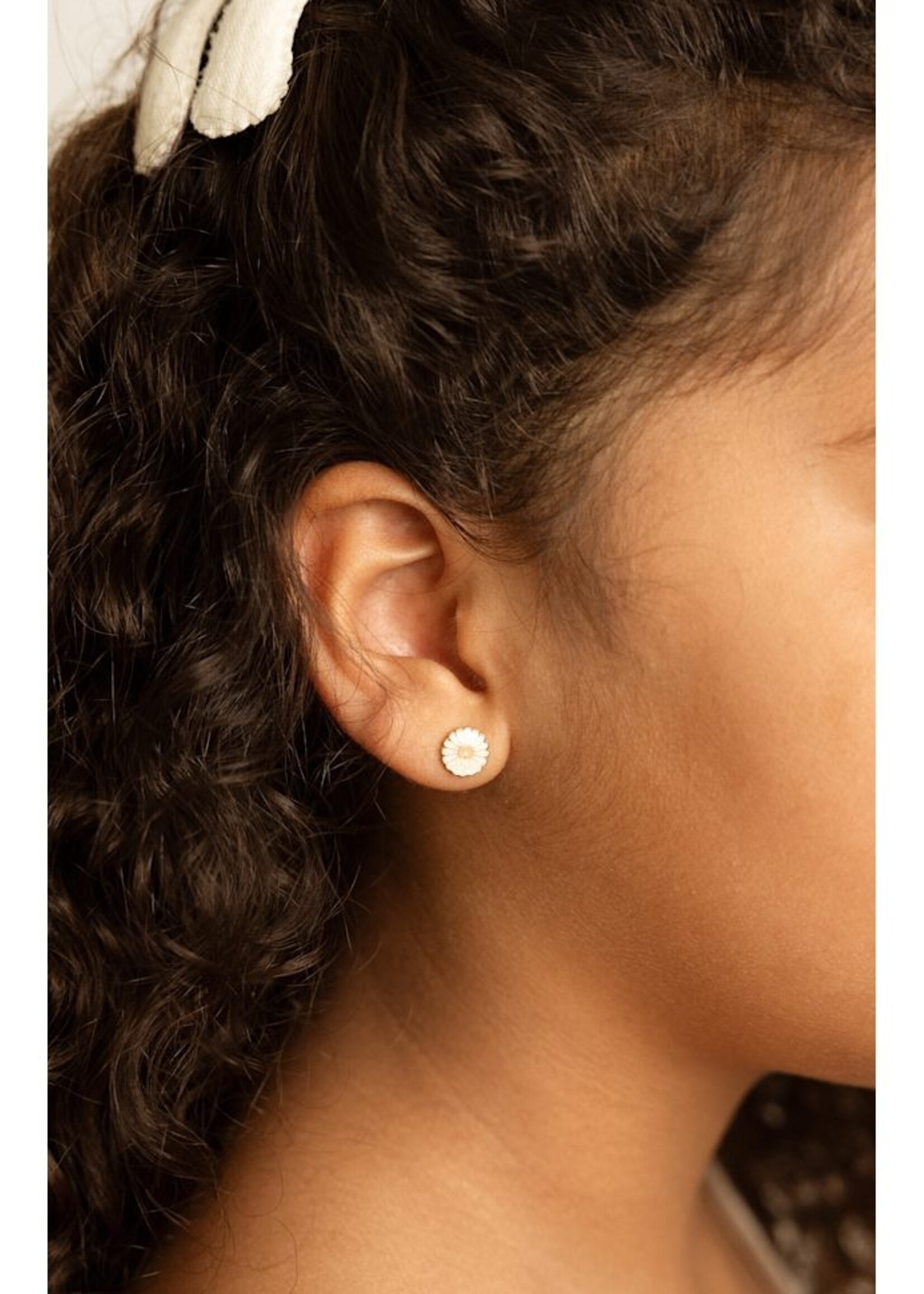 Mrs Ertha Studs Earrings Golden Daisy