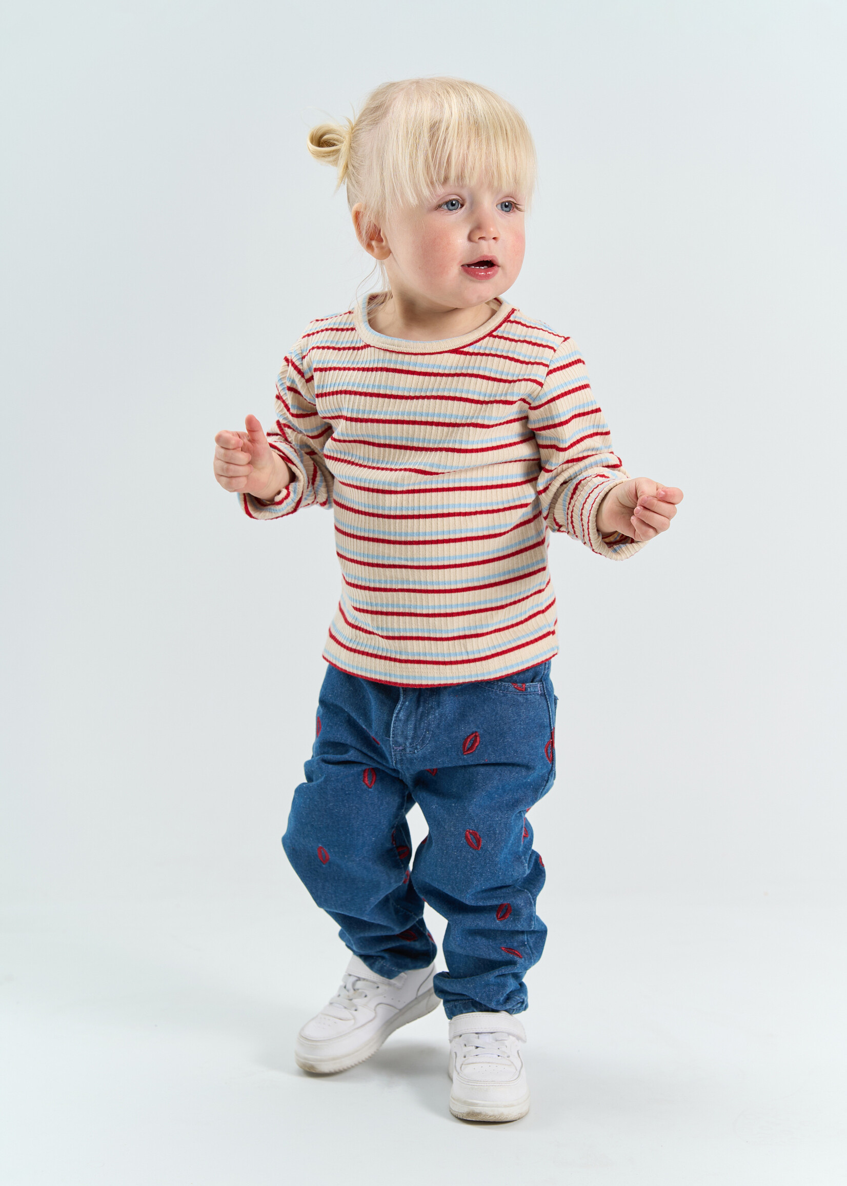 The New Siblings Yarda Mom Fit Jeans | Medium blue denim