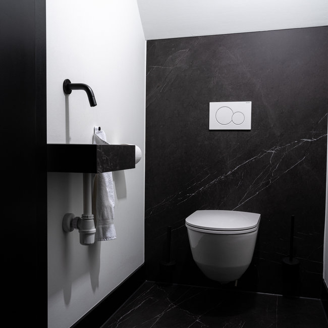 Badkamer en toilet met Marble Black