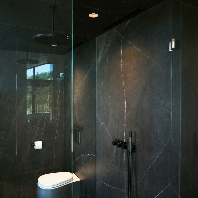 Slaap/badkamer met Marble Black