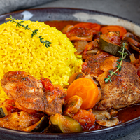 Eintopf mit Hähnchenschenkelfilet