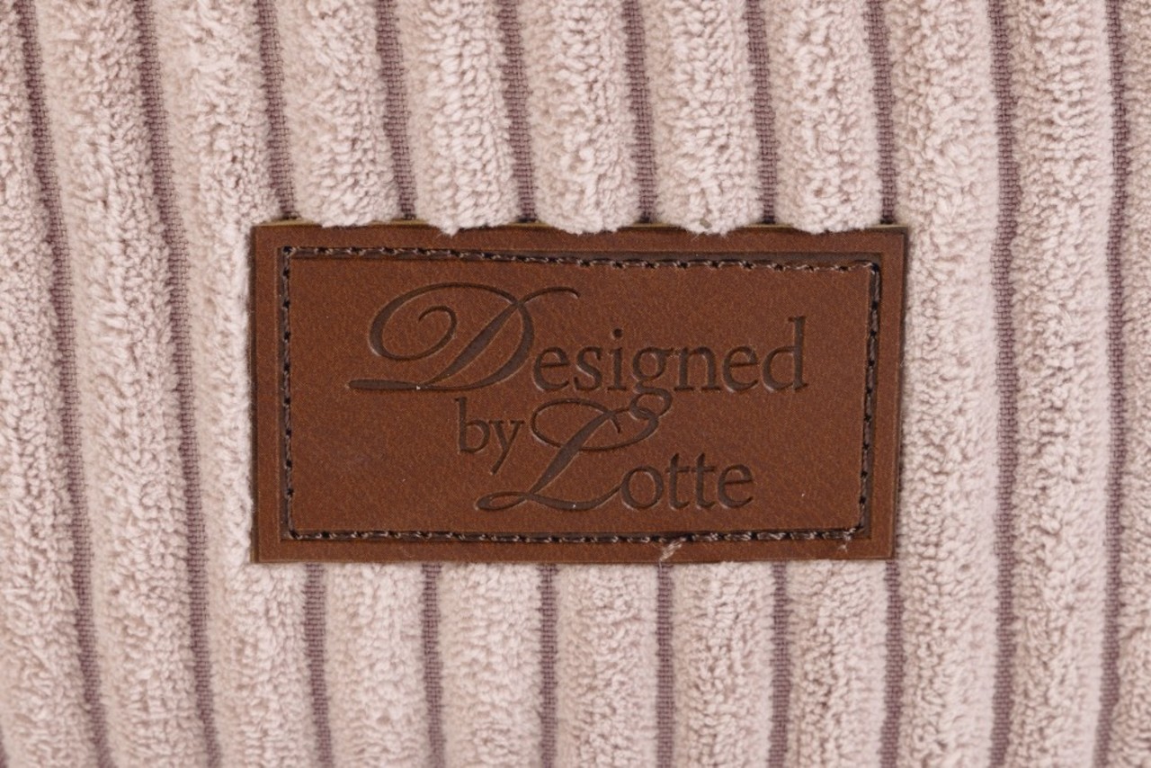 Designed by Lotte Designed by Lotte Kattenkussen Ribbed Roze Designed by Lotte Designed by Lotte Kattenkussen Ribbed Roze