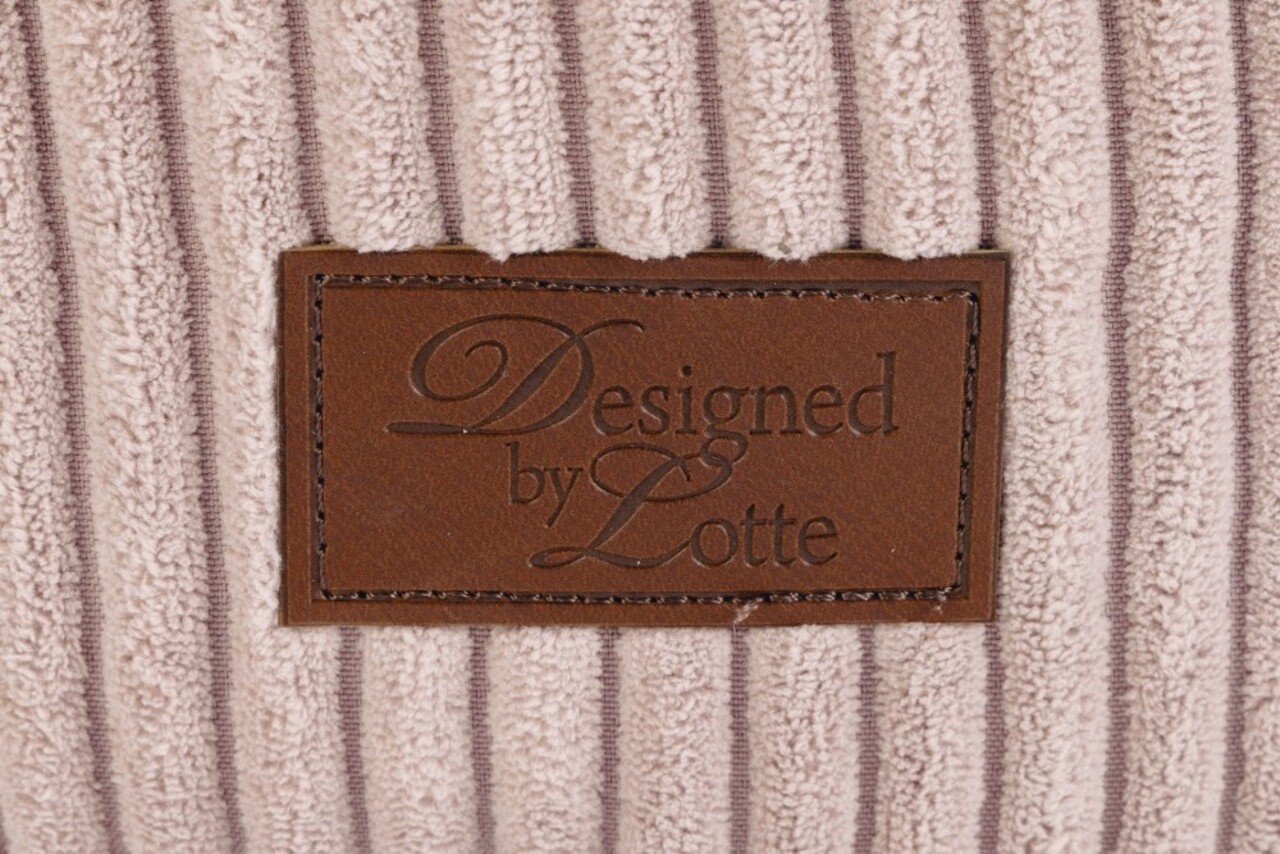Designed by Lotte Designed by Lotte Kattenkussen Ribbed Roze Designed by Lotte Designed by Lotte Kattenkussen Ribbed Roze