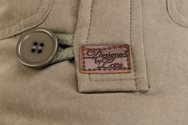 Designed by Lotte Designed by Lotte Hondenjas Philos Groen Designed by Lotte Designed by Lotte Hondenjas Philos Groen