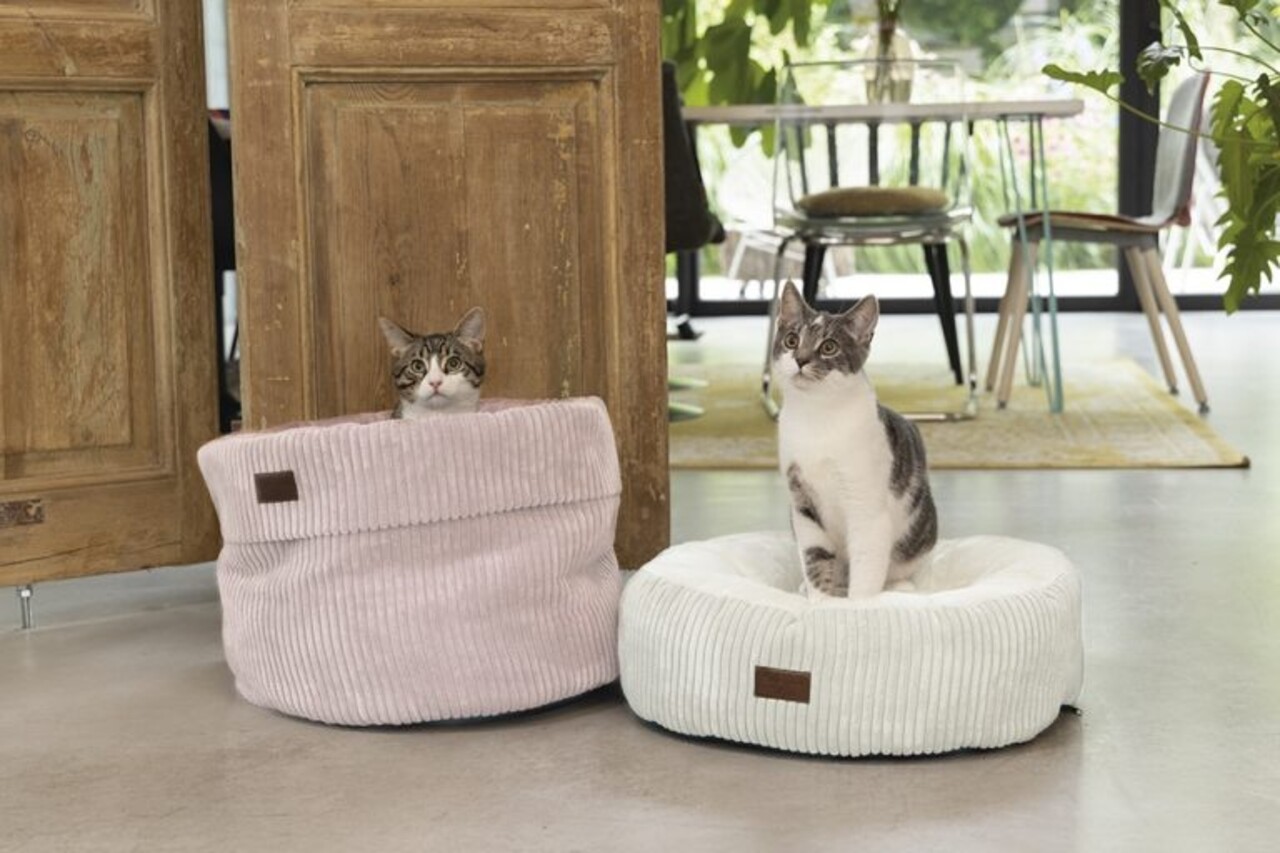 Designed by Lotte Designed by Lotte Kattenmand Ribbed Roze