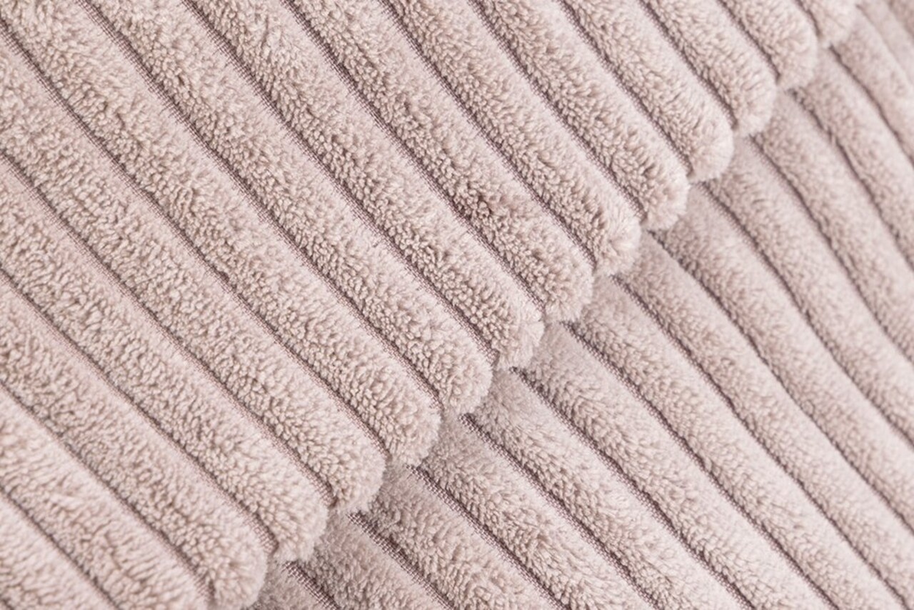 Designed by Lotte Designed by Lotte Kattenmand Ribbed Roze