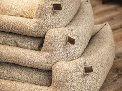 Fantail-Hondenmand-BRITISH-TAN-Close Up-top5