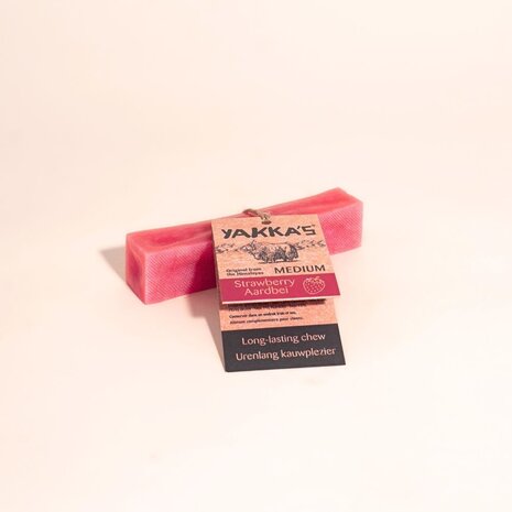 Yakka's YAKKA's Kaasbot Kauwbeen met Aardbei