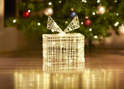 Einzigartige  günstig Kaufen-Nampook Weihnachtsbeleuchtung Geschenkbox - 40 LED - 20cm hoch. Nampook Weihnachtsbeleuchtung Geschenkbox - 40 LED - 20cm hoch <![CDATA[Diese einzigartige Geschenkbox mit 40 LED-Leuchten spendet ein sehr warmes Licht. Ideal, um sie unter den Weihnachtsbau