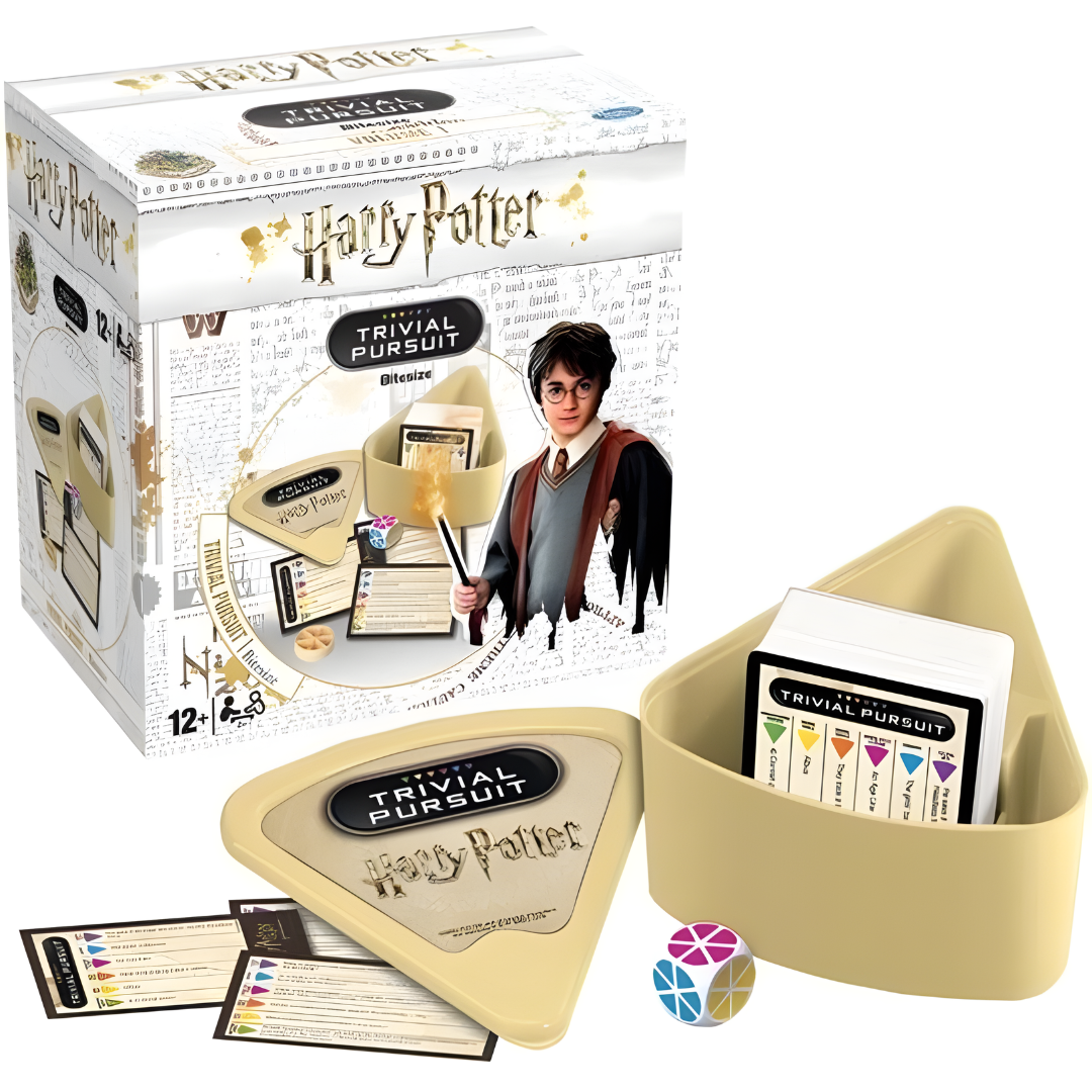 Verzauberter günstig Kaufen-Trivial Pursuit - Harry Potter - Englische Version. Trivial Pursuit - Harry Potter - Englische Version <![CDATA[Du sitzt gemütlich mit Freunden in der zauberhaften Welt von Harry Potter, umgeben von Zauberumhängen und einem Tisch voller verzauberter Kö