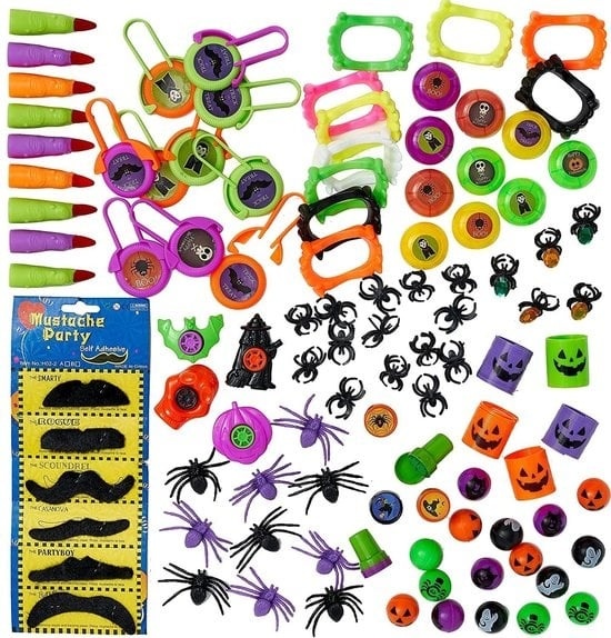 PERFEKT 10 günstig Kaufen-THE TWIDDLERS Set mit 110 verschiedenen Spielzeugen im Halloween-Motiv - Perfekt für Kindergeburtstage, Weihnachten und Halloween-Partys - Piñatas - Süßes & Saures für die Partytüte. THE TWIDDLERS Set mit 110 verschiedene