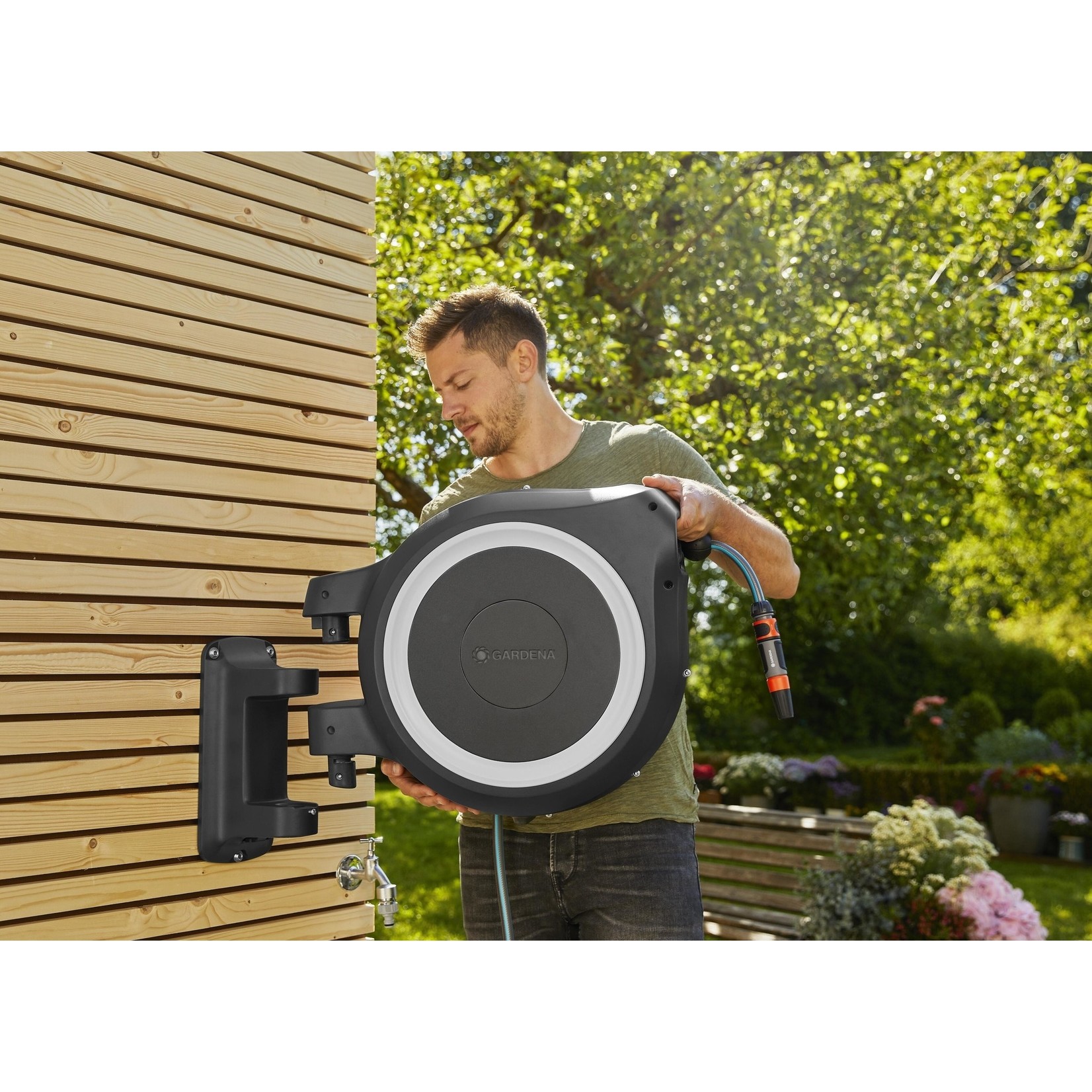 Gardena Gardena Wandslangenbox 25 RollUp M/L wit