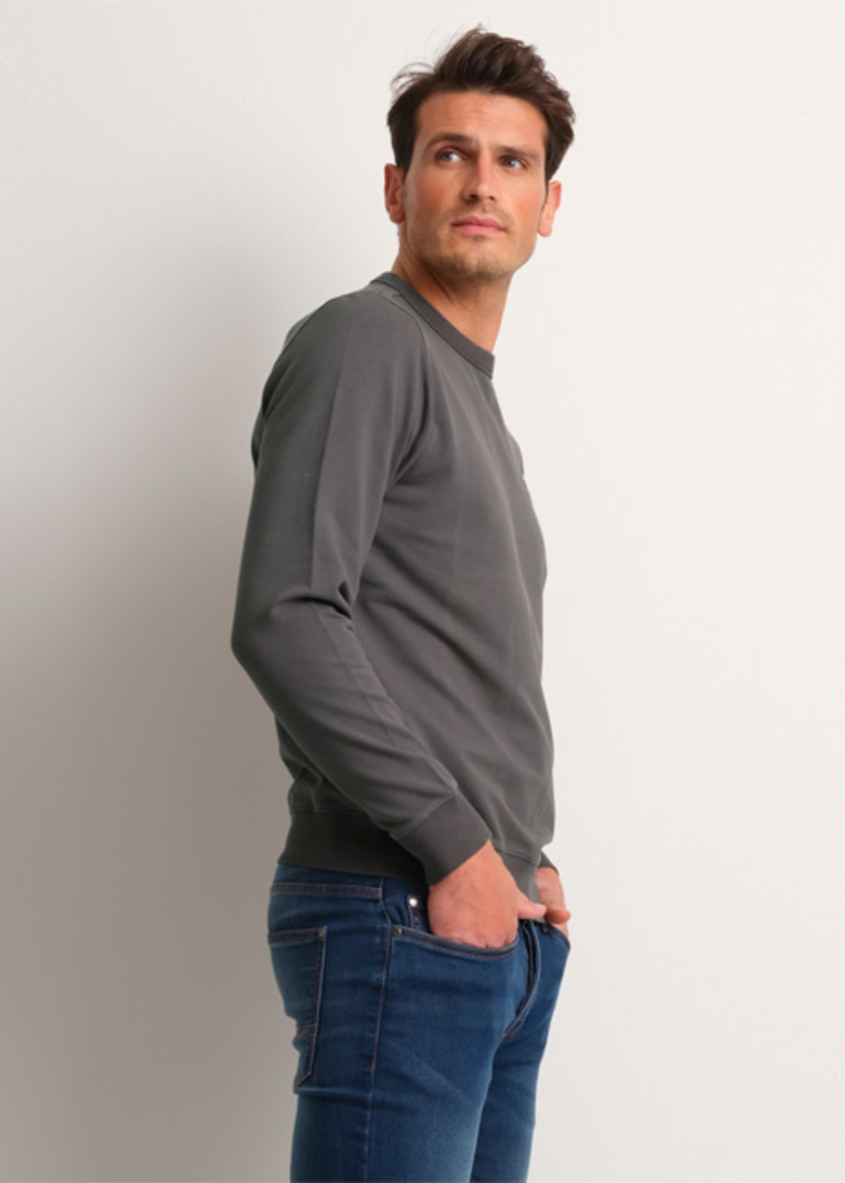 Comodo Shirts Dark Grey stretch sweater