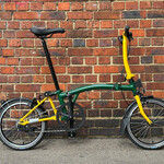 Brompton C Line 2 Speed Low - Racing Green main frame with Bumblebee Yellow extremeties