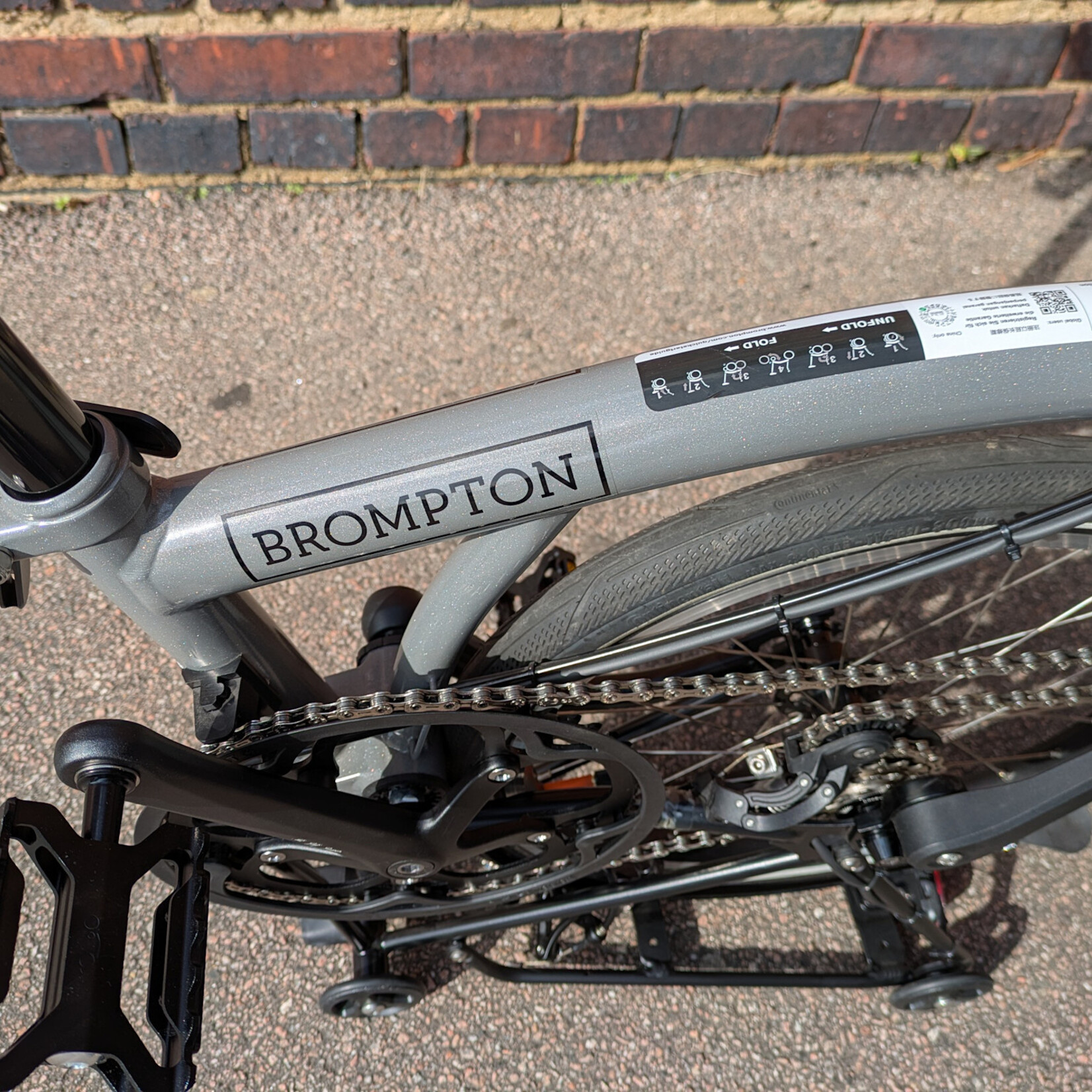 Brompton EX-DEMO Electric P Line 4 Speed Mid with Roller Rack Storm Grey Metallic