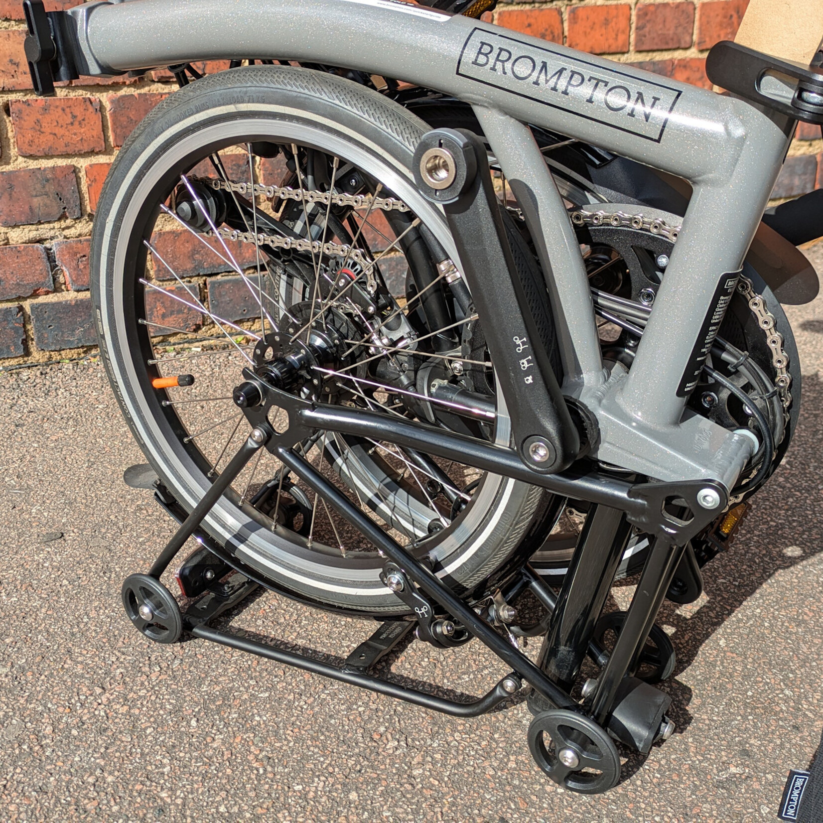 Brompton EX-DEMO Electric P Line 4 Speed Mid with Roller Rack Storm Grey Metallic