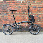 Brompton EX-DEMO Electric P Line 4 Speed High with Roller Rack - Midnight Black Metallic