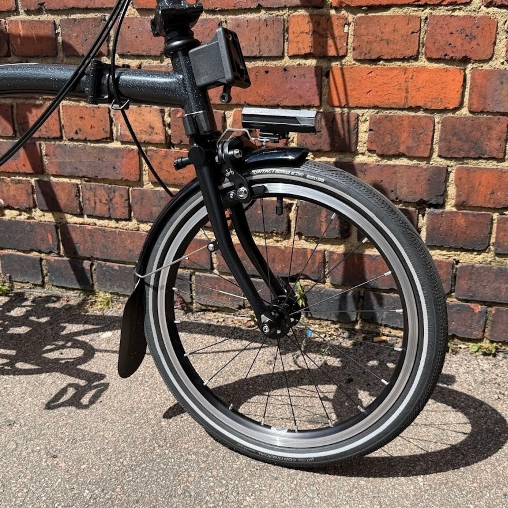 Brompton Ex-DEMO P Line 4 Speed Mid with Roller Rack - Midnight Black Metallic