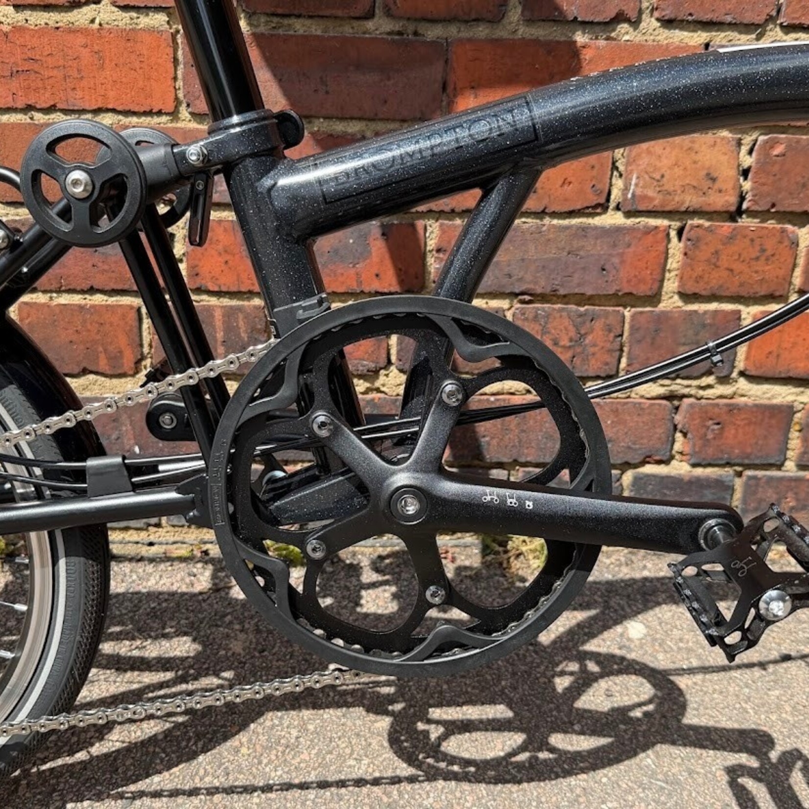 Brompton Ex-DEMO P Line 4 Speed Mid with Roller Rack - Midnight Black Metallic
