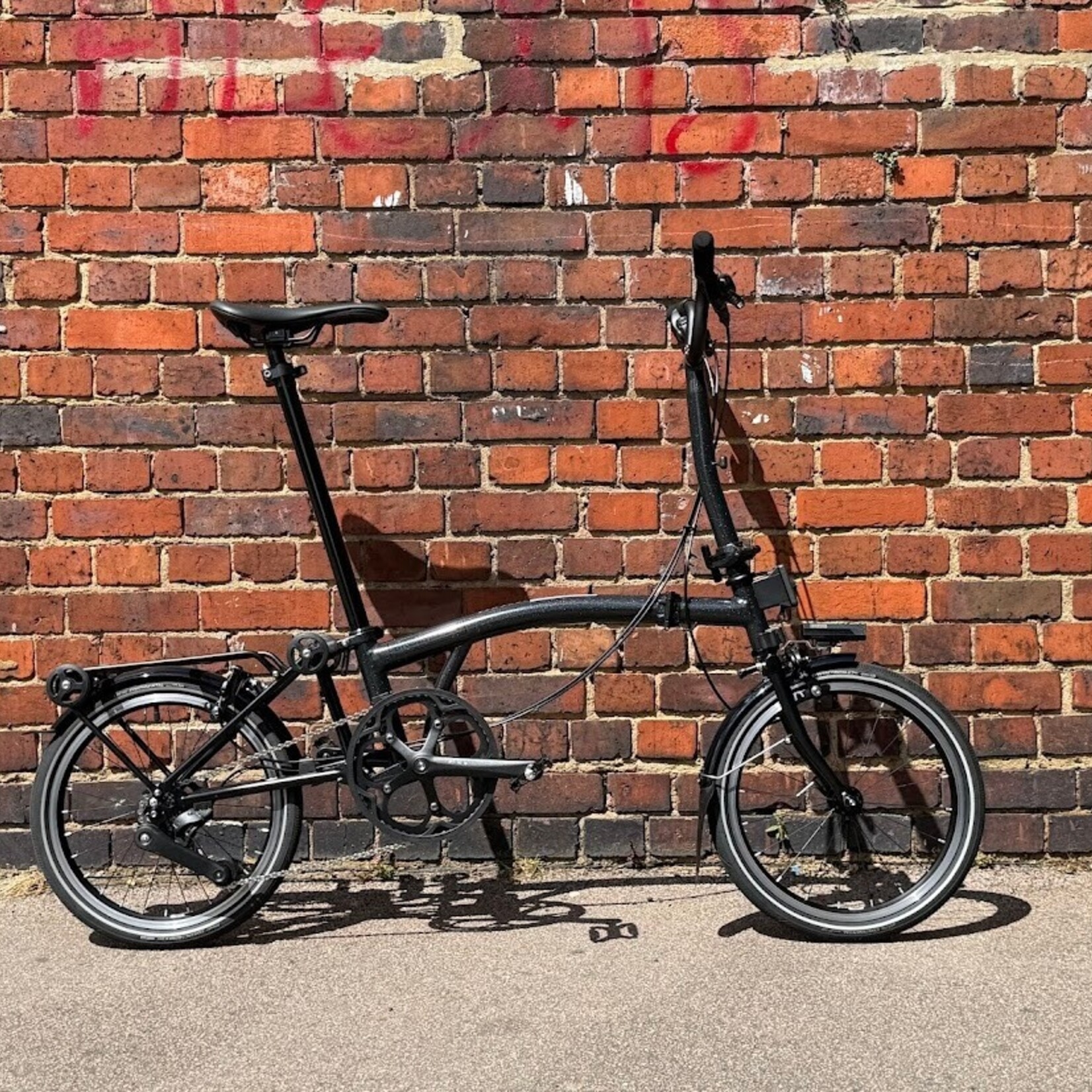 Brompton Ex-DEMO P Line 4 Speed Mid with Roller Rack - Midnight Black Metallic