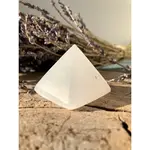 Seleniet piramide 4 cm Marokko