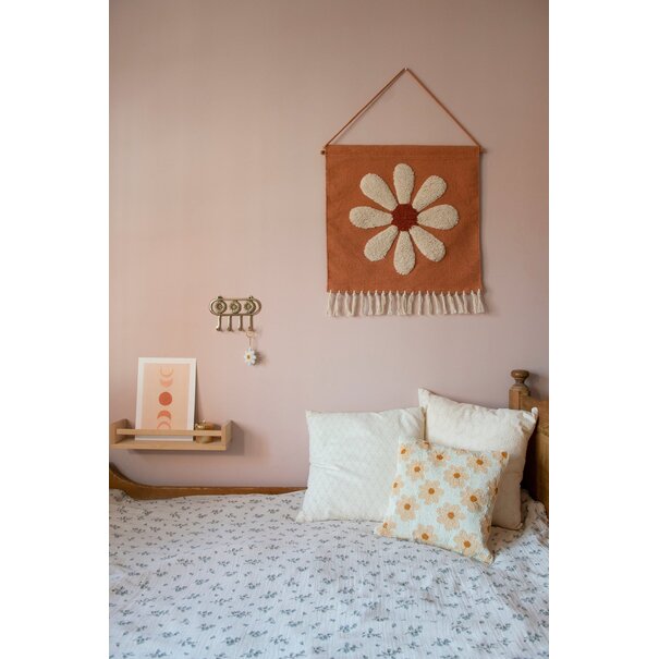 A La Collection Tufted Wall Decoration – Daisy