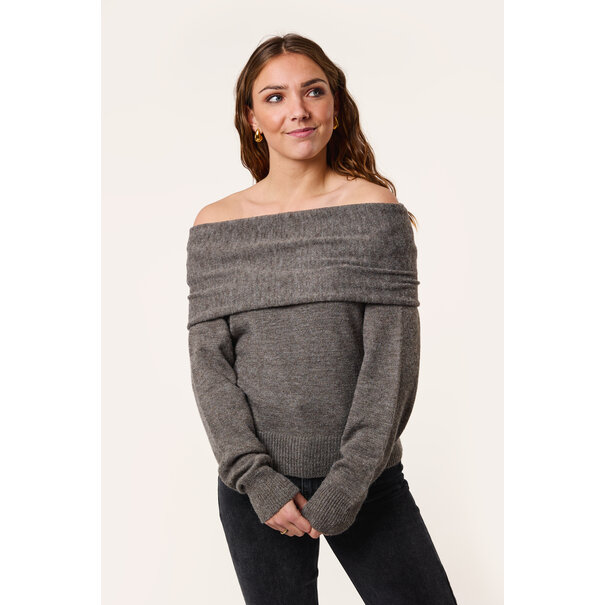 Grijze off shoulder trui off shoulder sweater Winkeltje van Lynn Winkeltje van Lynn