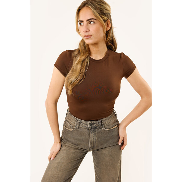 Sofie body met korte mouw | Bruin