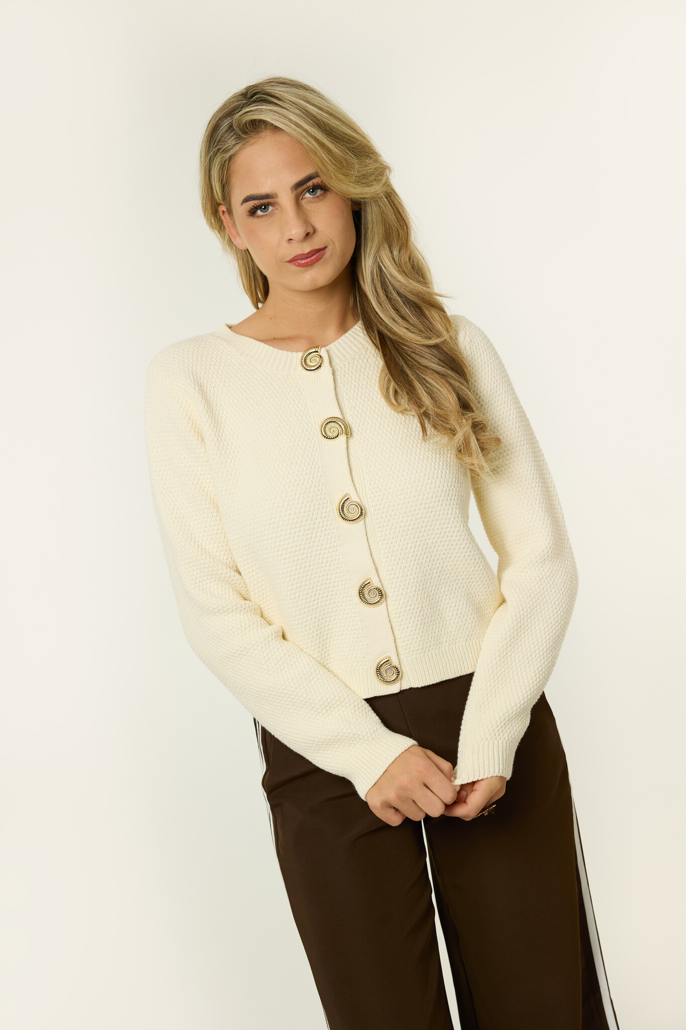 Arielle vest met schelp knoopjes | Beige