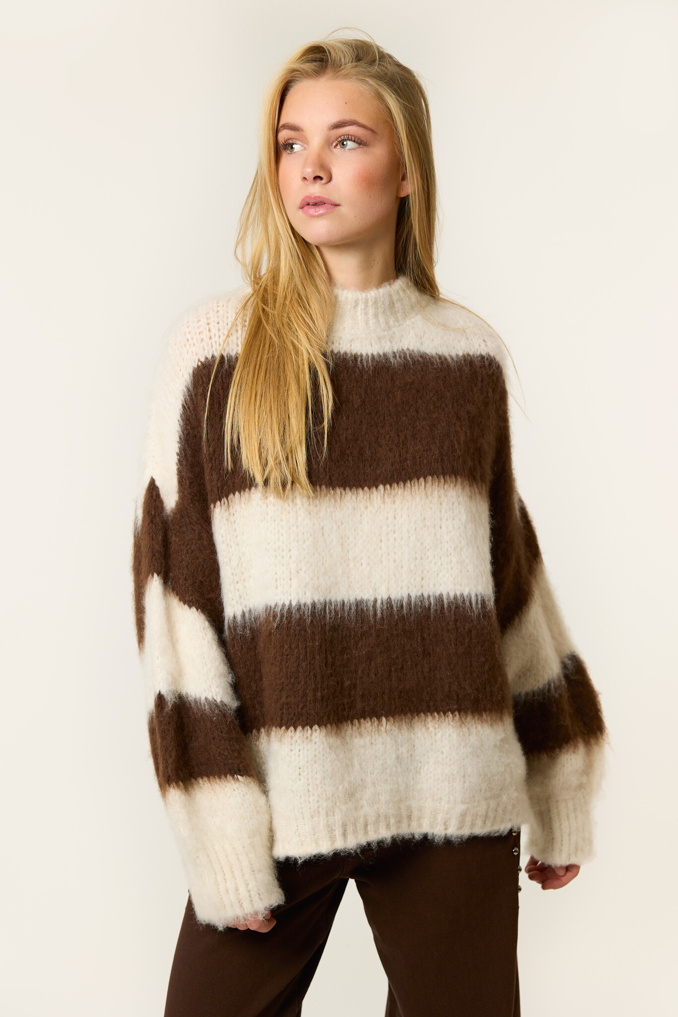 Carmen fluffy trui | Bruin/wit