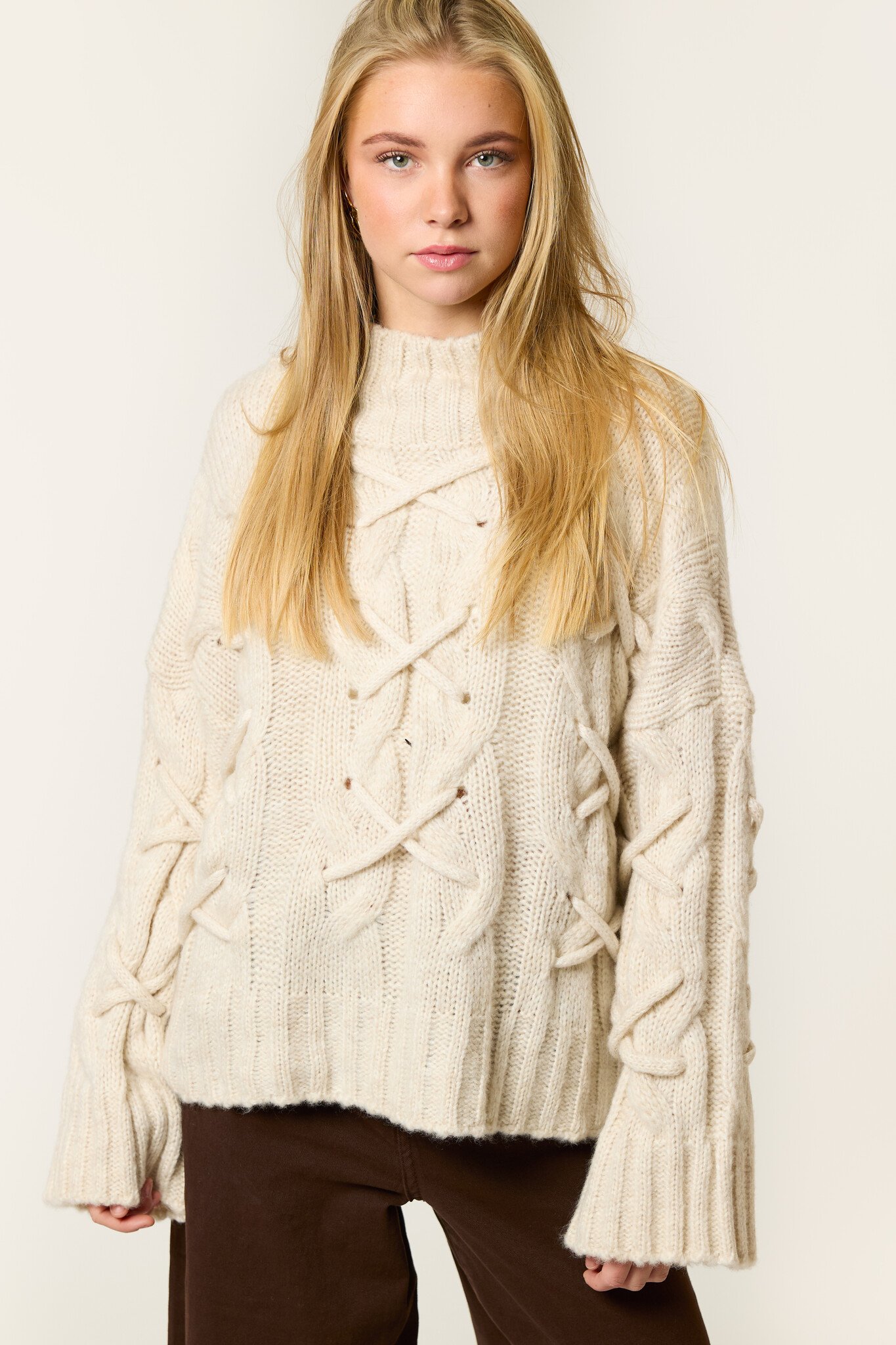 Ciska trui met veter detail | Beige