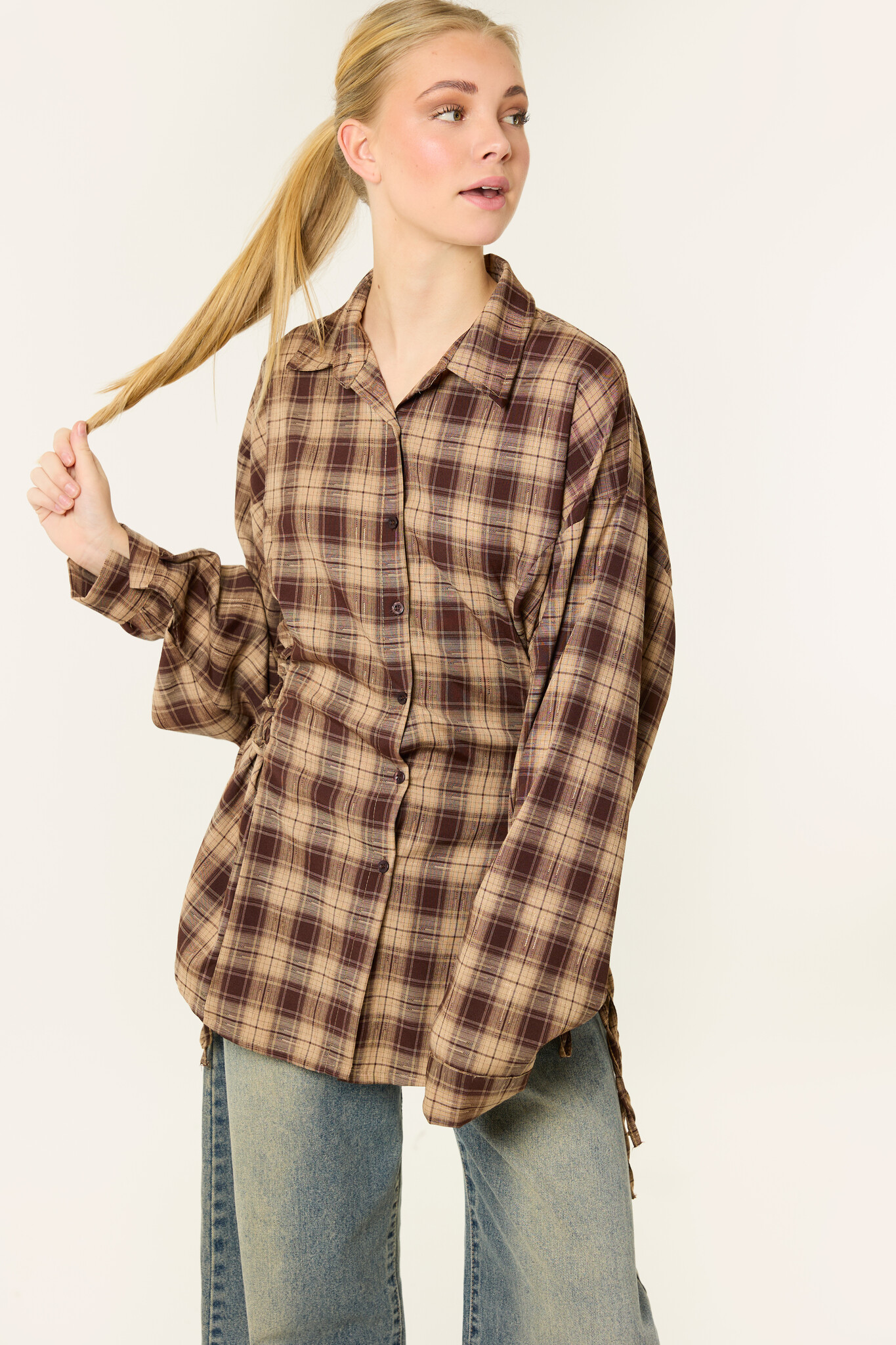 Emma ruitjes blouse met veters | Bruin/camel
