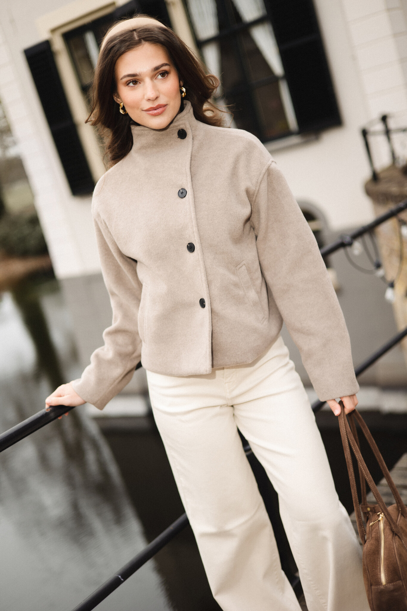 Steffie korte jas met knopen | Taupe