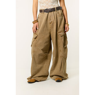 Taupe cargo balloon jeans | Baggy cargo broek | Winkeltje van Lynn