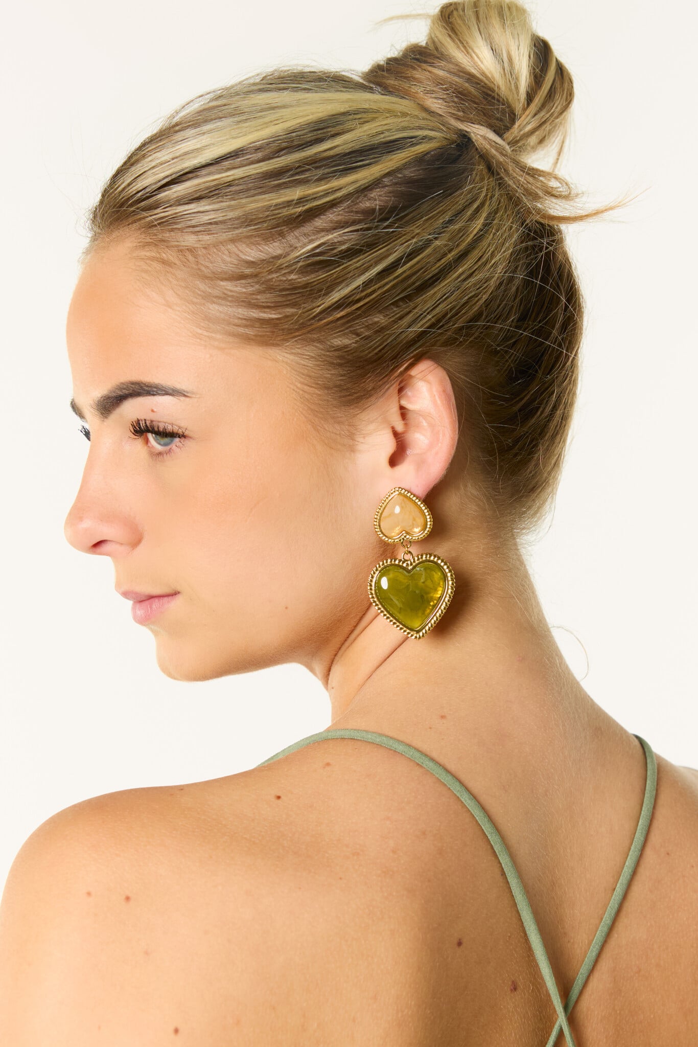 Oorbellen met 2 hartjes | Goud/groen