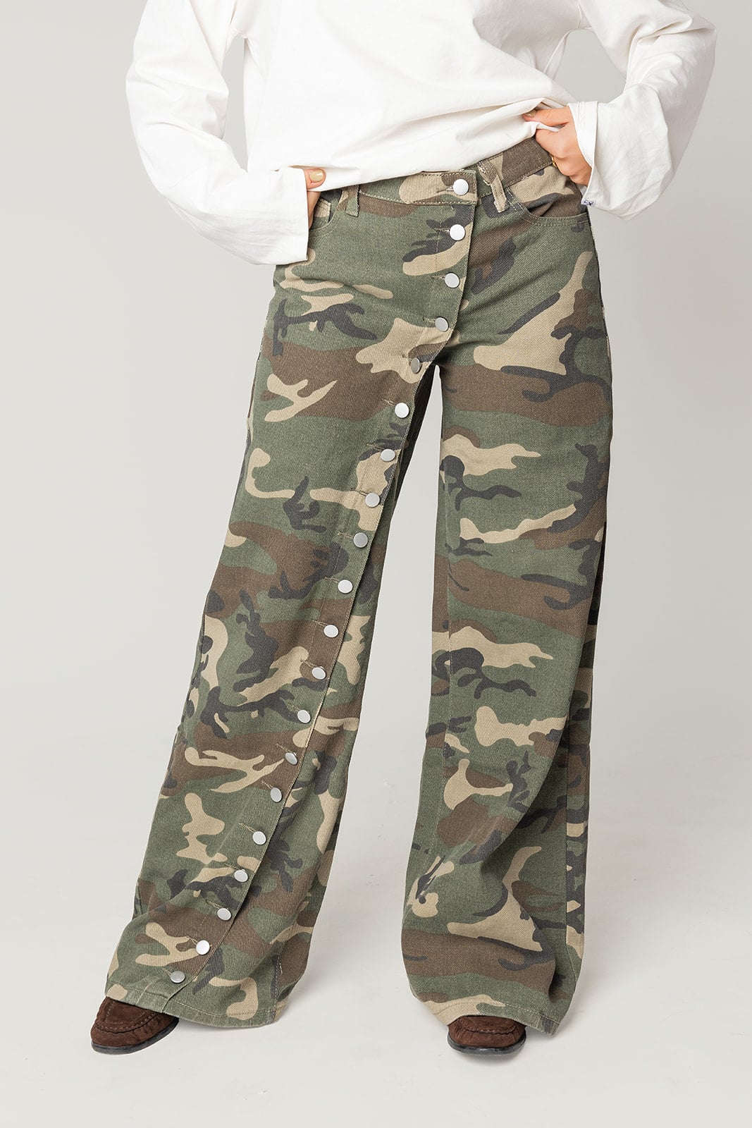 Liz schuine camo jeans met knoopjes | Groen/bruin (PRE-ORDER)