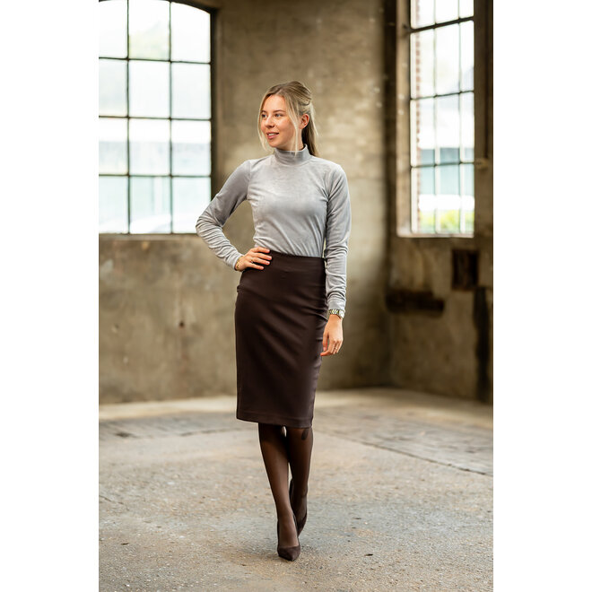 Rok Ilona donkerbruin