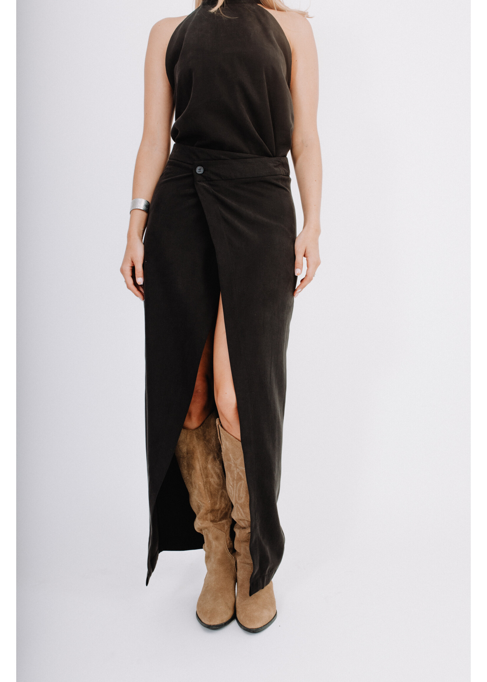 GISÈLE THE LABEL  LIPA MAXI SKIRT BLACK