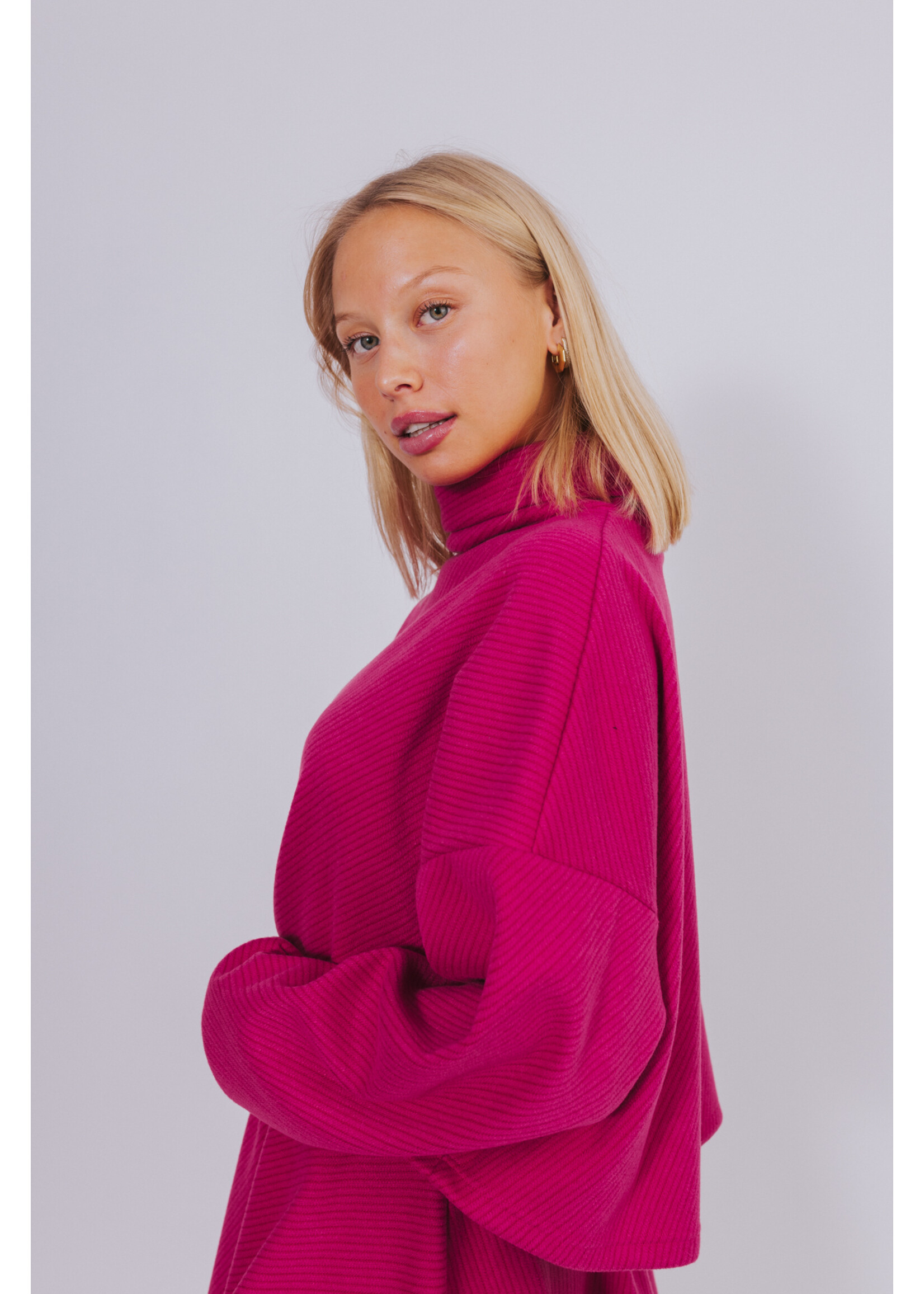 GISÈLE THE LABEL  LUNA SWEATER PINK