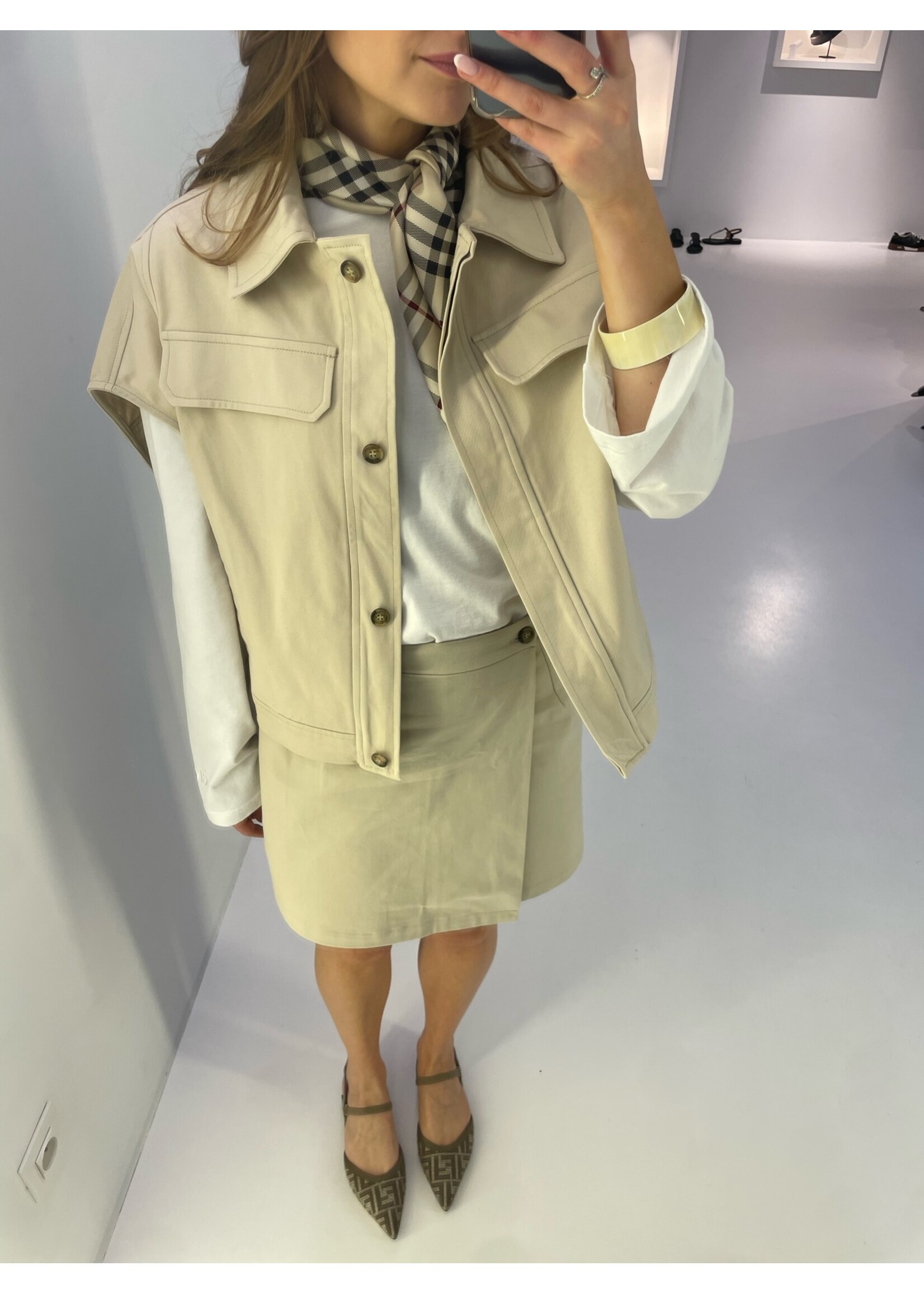 GISÈLE THE LABEL  SLEEVELESS TRENCH  JACKET